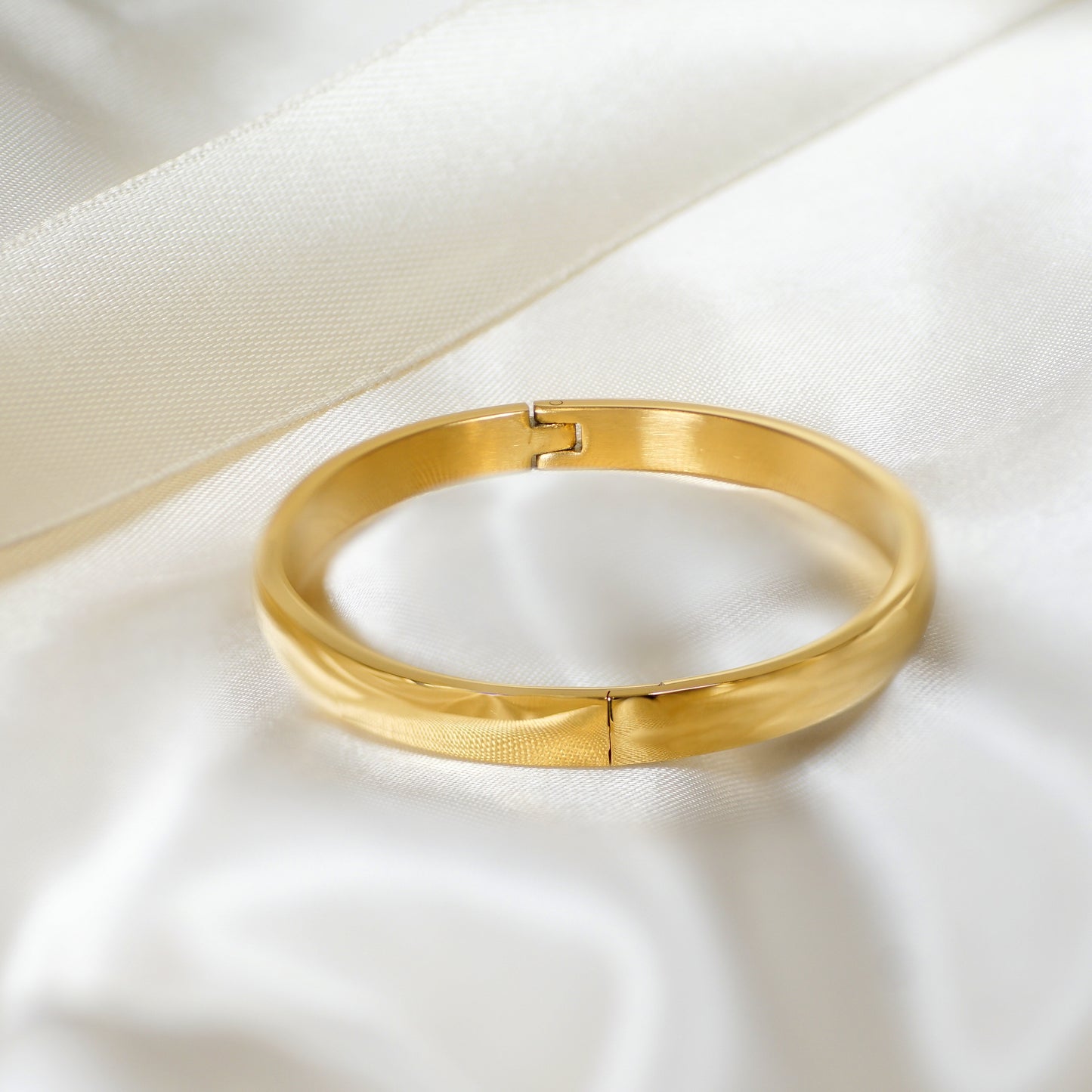 Minimalist Bracelet - Gold