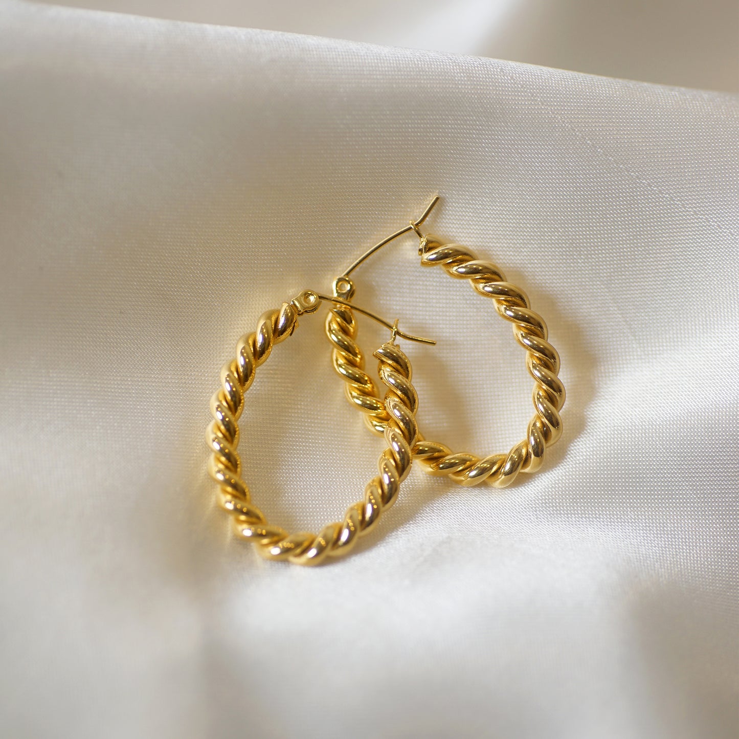 Twisted hoops